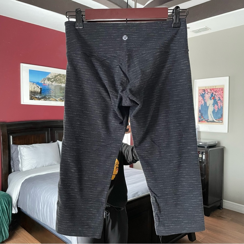 Lululemon Gray Cropped Leggings Size 6